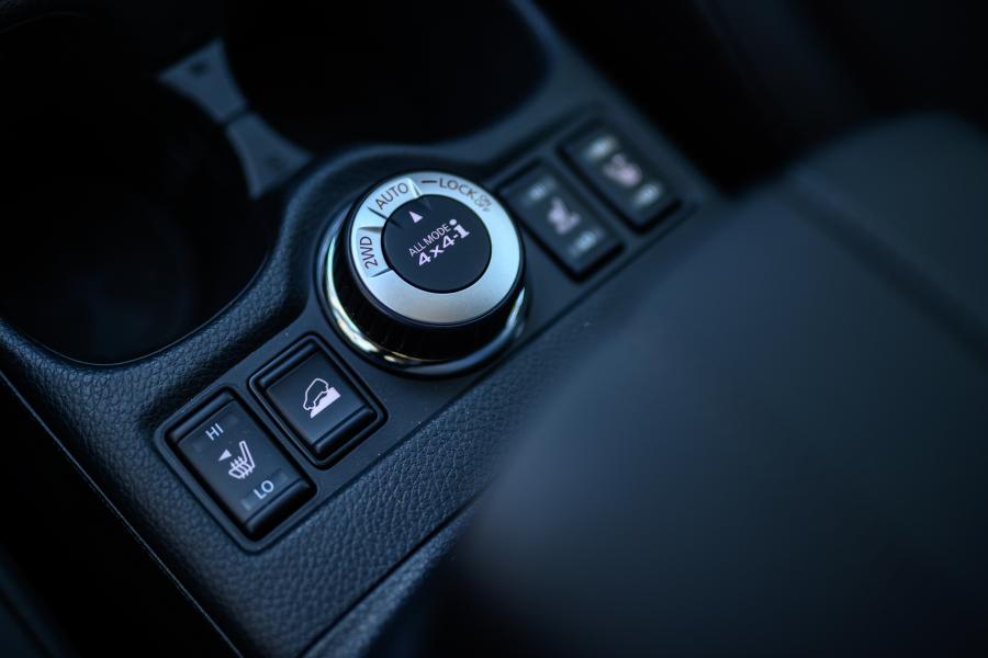 Детали интерьера Nissan X-Trail (T32) 2017 года  (JP) (фото 5 из 14)